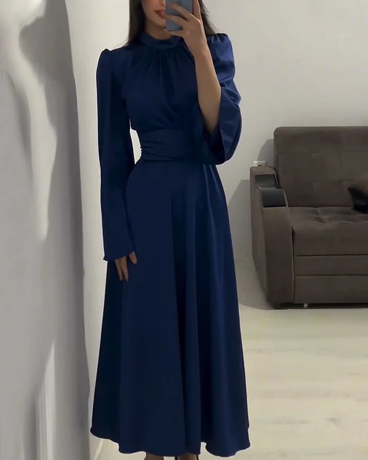 Long dress with a high neck and elegant bell sleeves - Image 7