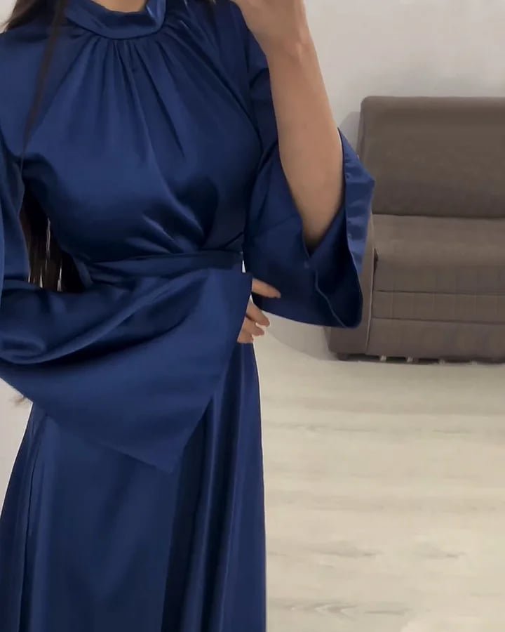 Long dress with a high neck and elegant bell sleeves - Image 3